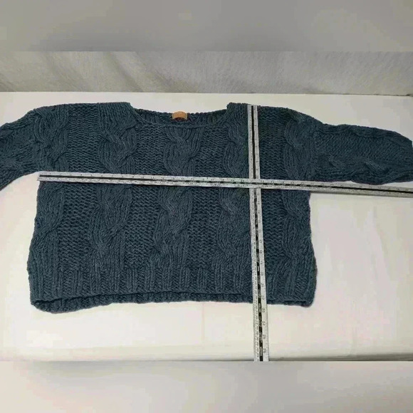 POL Chunky Cable Knit Relaxed Fit Crew neck Sweater. Ladies size S - Picture 3 of 9